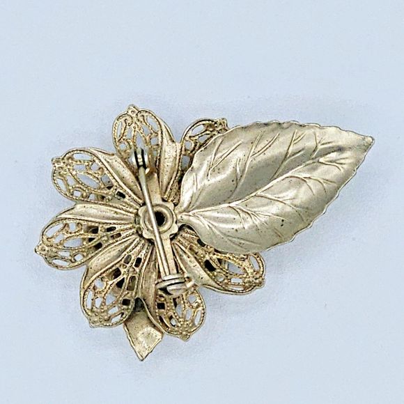 Filigree Flower Brooch Vtg Blue Crystal 10K GP Elegant Floral Bloom Estate Pin - Picture 9 of 11